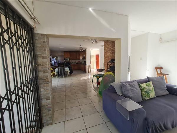 4 Bedroom Property for Sale in Sunningdale Western Cape